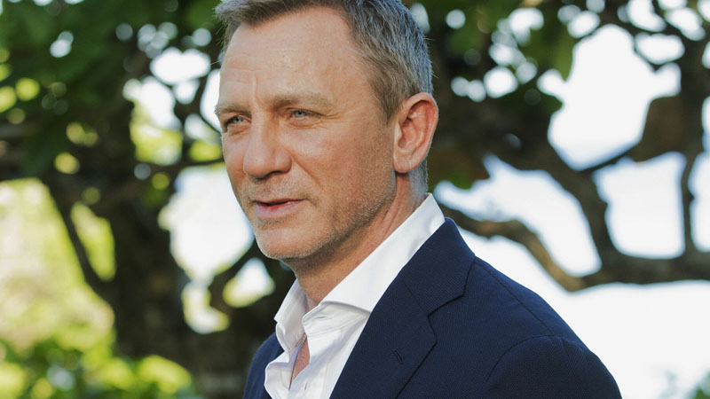 Daniel Craig